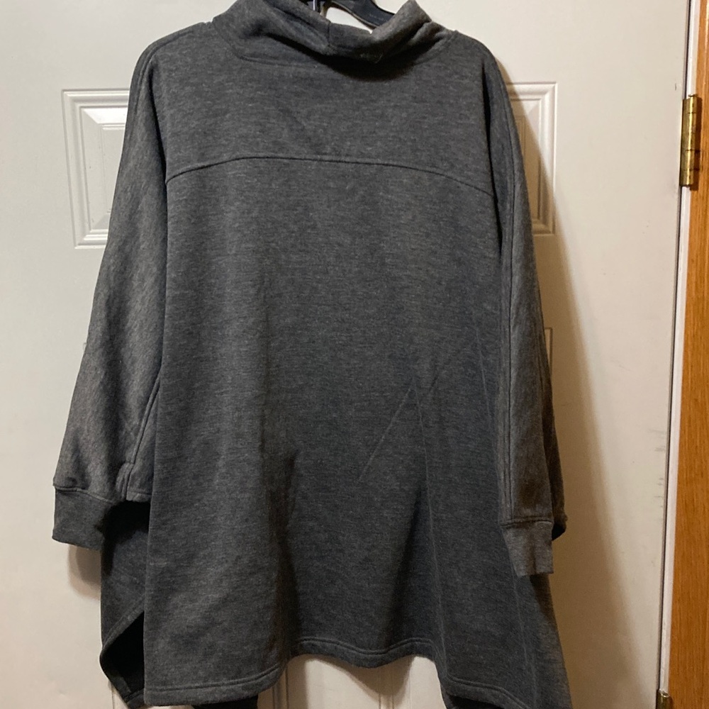 Felina Gray Poncho OS - Picture 4 of 5